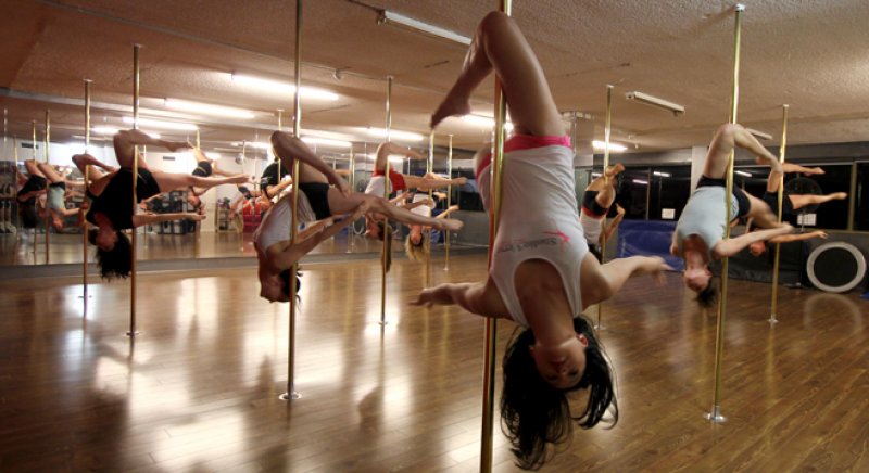 Learn intermediate pole dancing skills at Studio Verve Dance Fitness