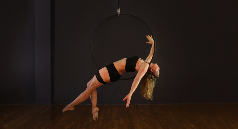 Enjoy Lyra classes for absolute beginners at Pole Athletica