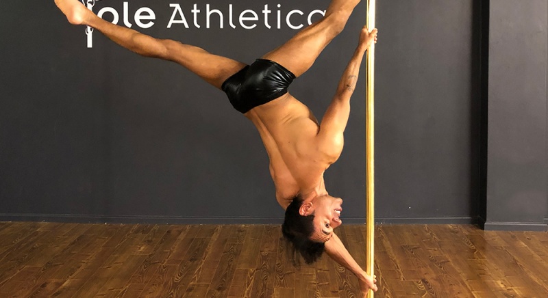 Pole Ahtletica student Matt nailing his Extended Butterfly